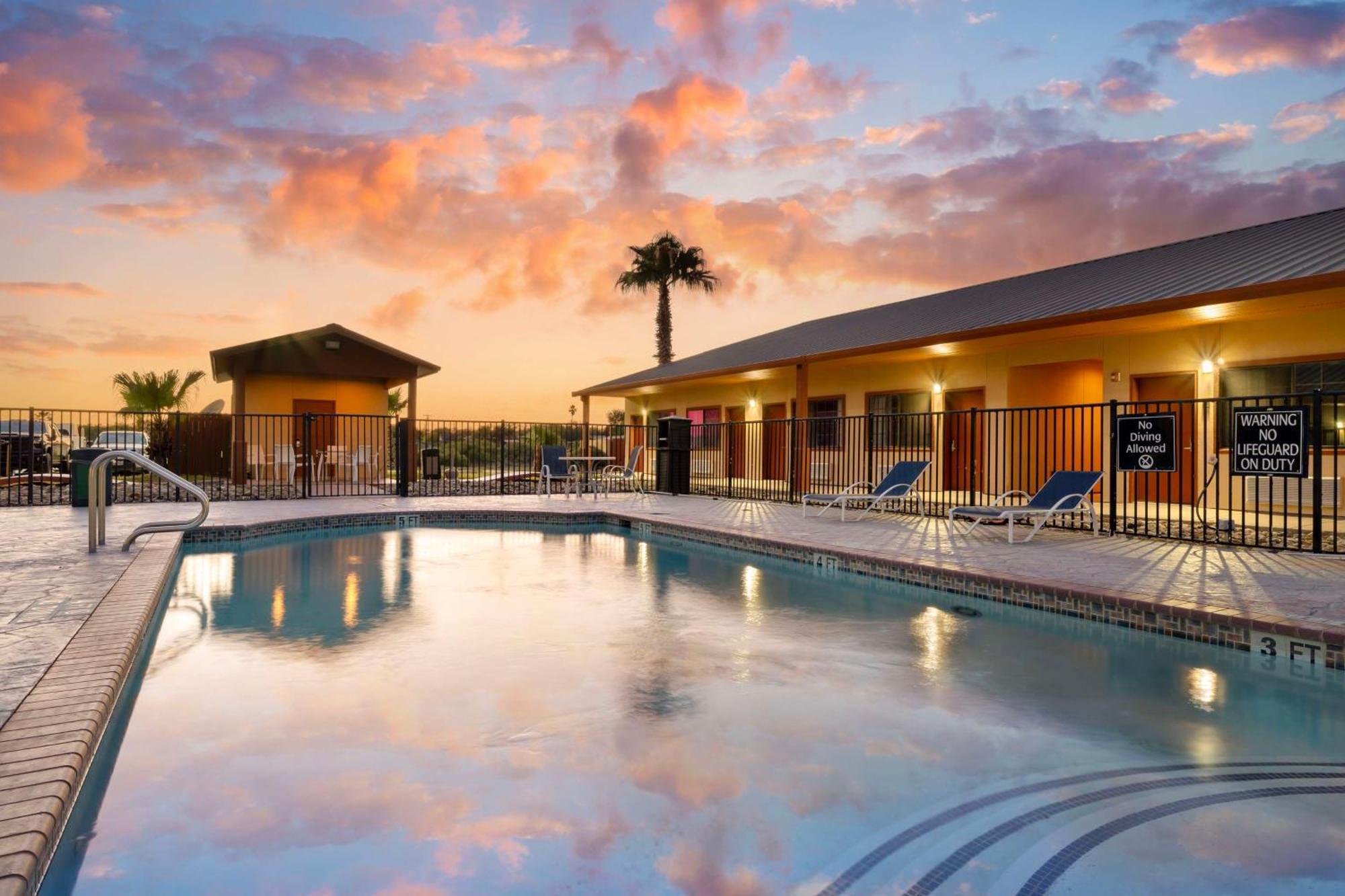 Best Western Hebbronville Inn Zewnętrze zdjęcie